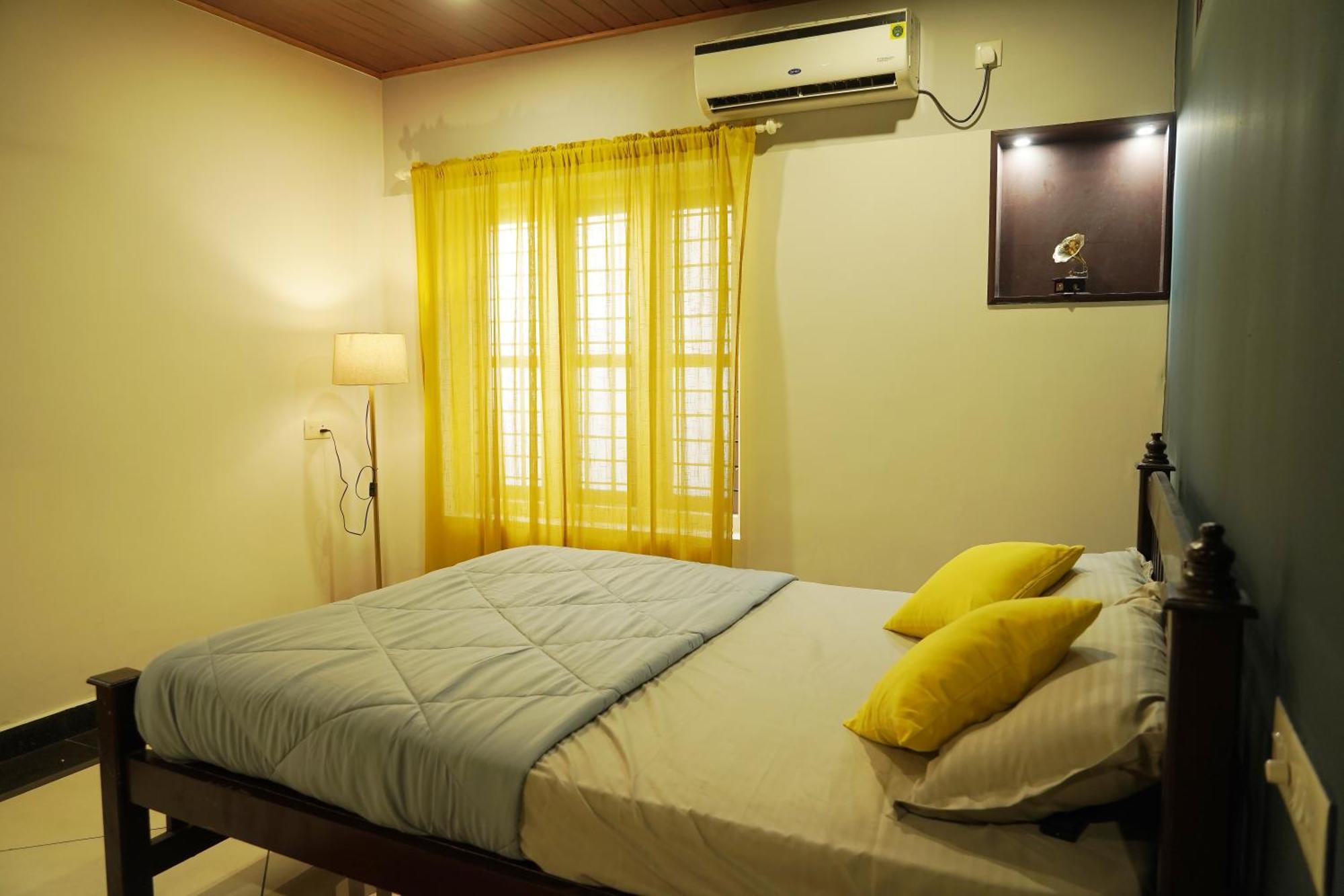 Homestay Orange Valley Town Residency *