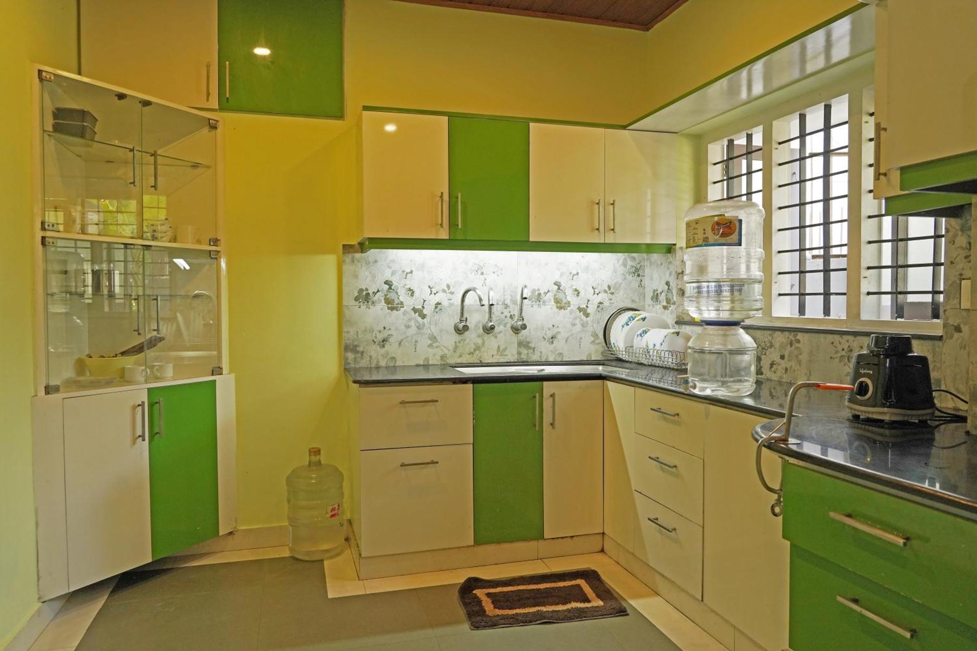 Homestay Orange Valley Town Residency *